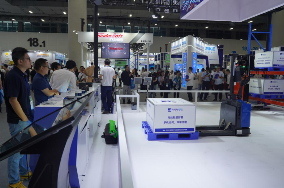 鐳神智能引領智造新篇章 全球領先3D SLAM無人叉車物流裝備與技術亮相技術進出口盛會